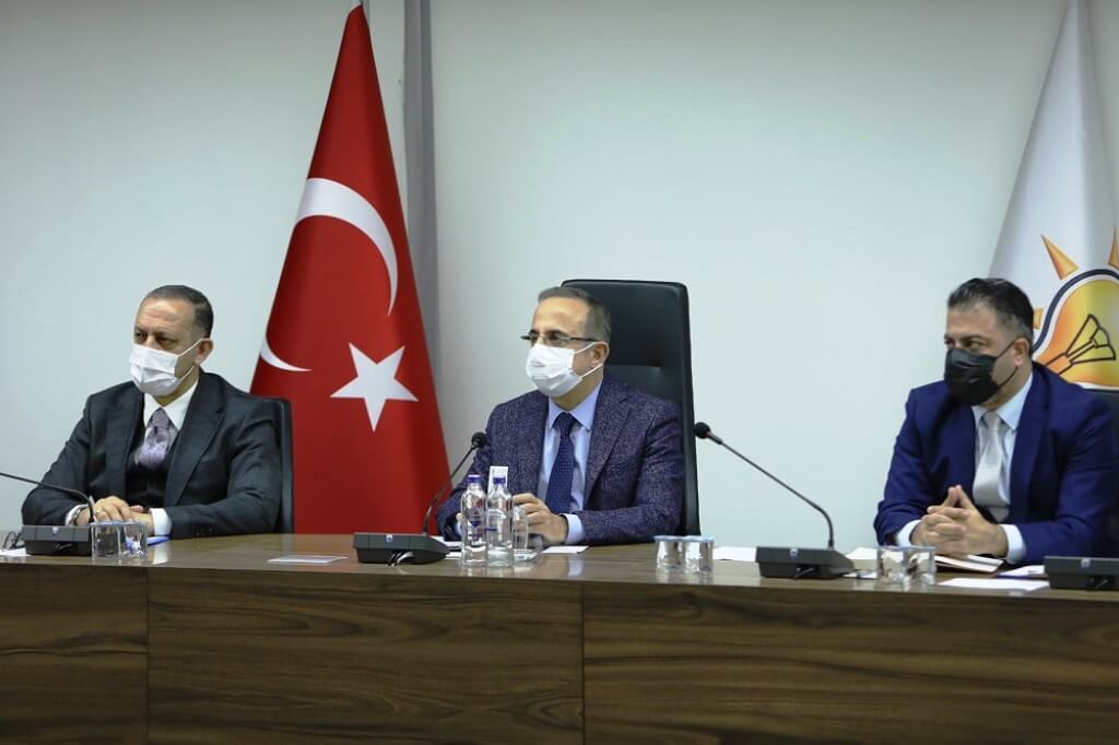 AK Parti İl Başkanı Kerem Ali Sürekli, İzmir Büyükşehir Belediyesini eleştirdi: