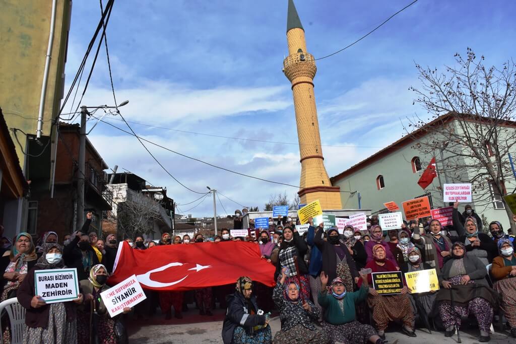 Aydın'da mahalle sakinleri, altın arama çalışmalarına tepki gösterdi