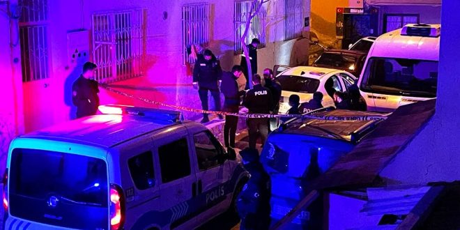 İzmir Bayraklı'da bir kişi otomobilde öldürülmüş halde bulundu